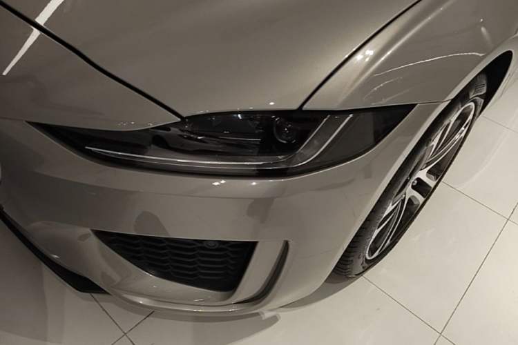 Used Jaguar XEL 2024 2.0T 250 PS R-DYNAMIC S Advanced Sport Edition Left Front Headlight