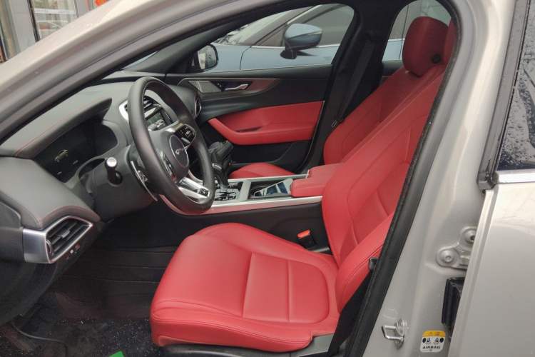 Used Jaguar XEL 2024 2.0T 250 PS R-DYNAMIC S Advanced Sport Edition Left Front Seat