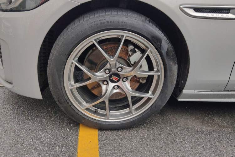 Used Jaguar XEL 2024 2.0T 250 PS R-DYNAMIC S Advanced Sport Edition Left Front Wheel Hub