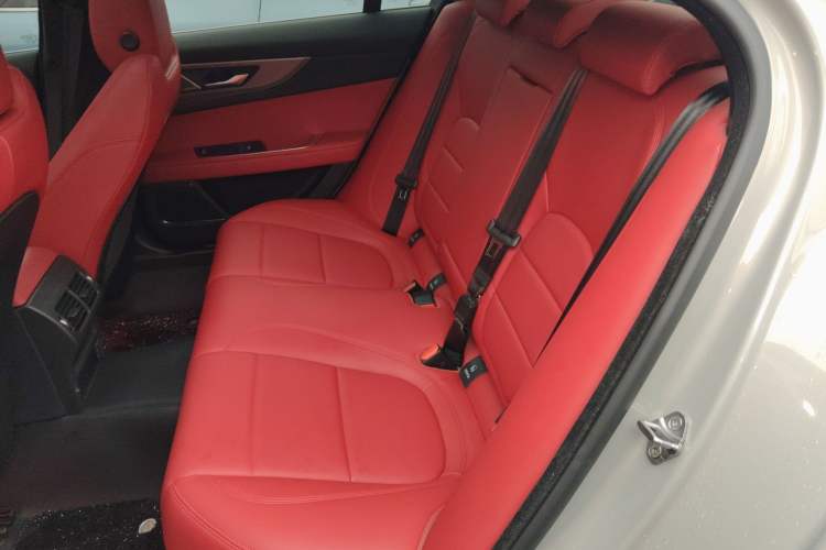 Used Jaguar XEL 2024 2.0T 250 PS R-DYNAMIC S Advanced Sport Edition Left Rear Seat