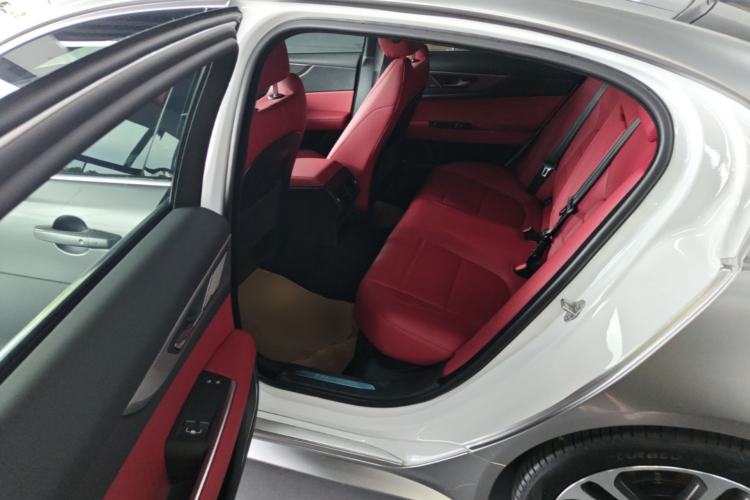 Used Jaguar XEL 2024 2.0T 250 PS R-DYNAMIC S Advanced Sport Edition Left Rear Seat