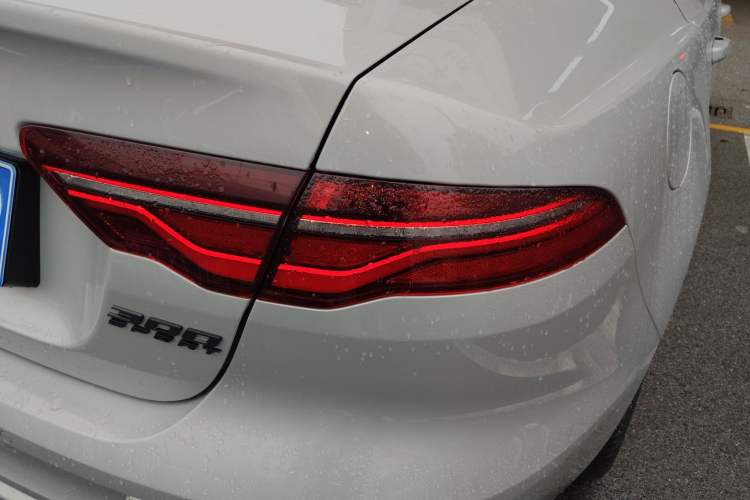 Used Jaguar XEL 2024 2.0T 250 PS R-DYNAMIC S Advanced Sport Edition Right Rear Taillight