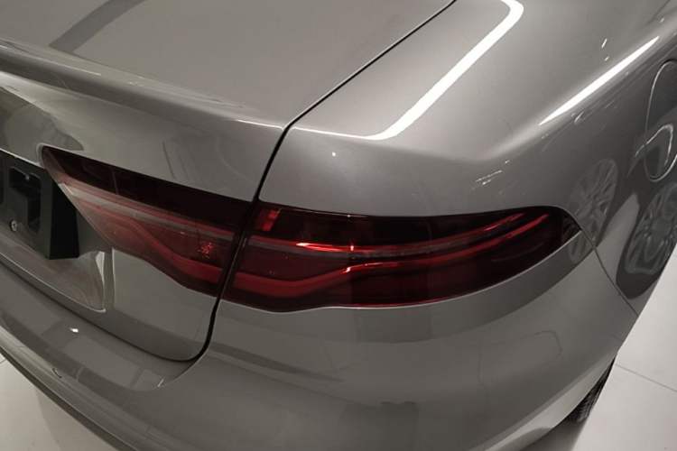 Used Jaguar XEL 2024 2.0T 250 PS R-DYNAMIC S Advanced Sport Edition Right Rear Taillight