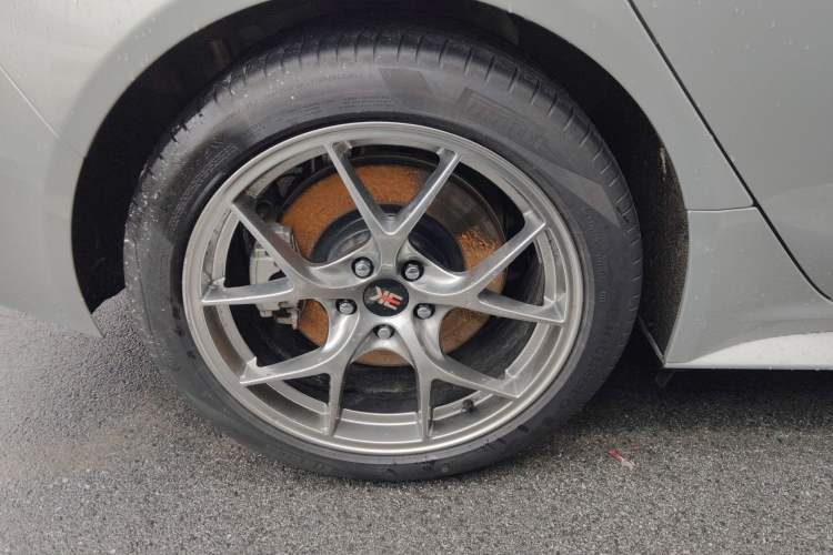 Used Jaguar XEL 2024 2.0T 250 PS R-DYNAMIC S Advanced Sport Edition Right Rear Wheel Hub