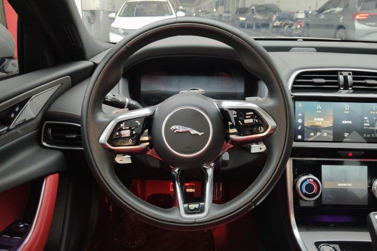 Used Jaguar XEL 2024 2.0T 250 PS R-DYNAMIC S Advanced Sport Edition Steering Wheel