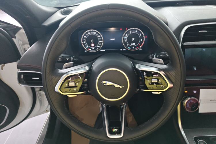 Used Jaguar XEL 2024 2.0T 250 PS R-DYNAMIC S Advanced Sport Edition Steering Wheel
