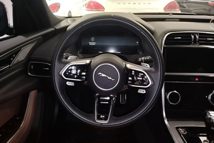 Used Jaguar XEL 2024 2.0T 250 PS R-DYNAMIC S Advanced Sport Edition Steering Wheel