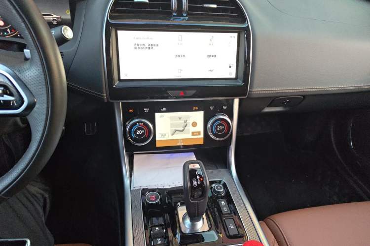 Used Jaguar XEL 2024 2.0T 250 PS R-DYNAMIC S Advanced Sport Edition Audio And AC Panel