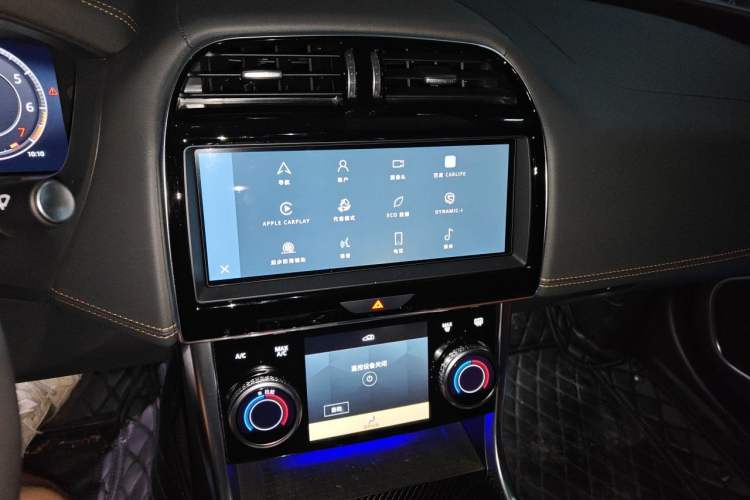 Used Jaguar XEL 2024 2.0T 250 PS R-DYNAMIC S Ebony Black Sport Edition Audio And AC Panel