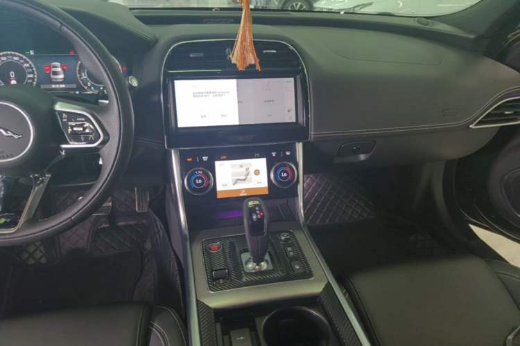 Used Jaguar XEL 2024 2.0T 250 PS R-DYNAMIC S Advanced Sport Edition Audio And AC Panel