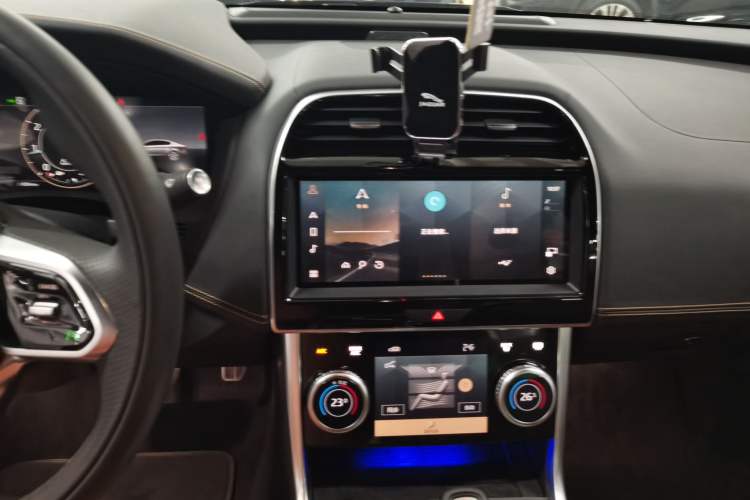 Used Jaguar XEL 2024 2.0T 250 PS R-DYNAMIC S Advanced Sport Edition Audio And AC Panel