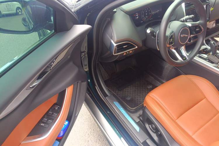 Used Jaguar XEL 2024 2.0T 250 PS R-DYNAMIC S Advanced Sport Edition Driver Seat