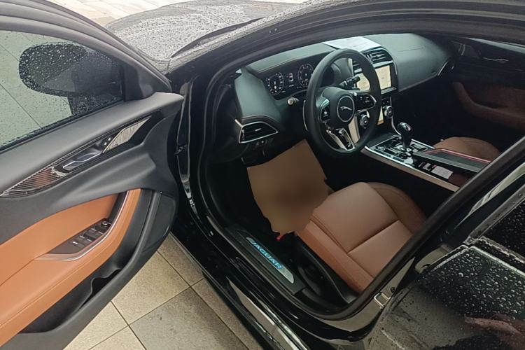Used Jaguar XEL 2024 2.0T 250 PS R-DYNAMIC S Ebony Black Sport Edition Driver Seat
