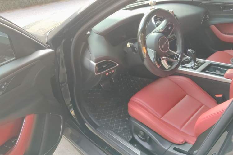 Used Jaguar XEL 2024 2.0T 250 PS R-DYNAMIC S Advanced Sport Edition Driver Seat