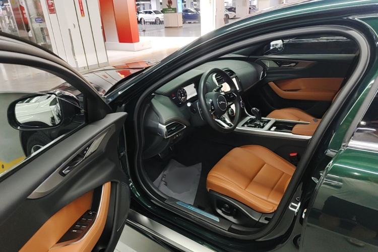 Used Jaguar XEL 2024 2.0T 250 PS R-DYNAMIC S Advanced Sport Edition Driver Seat