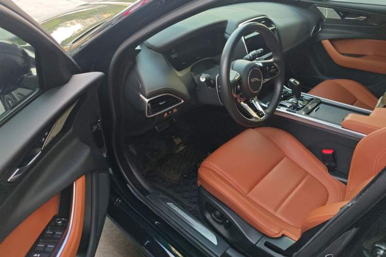 Used Jaguar XEL 2024 2.0T 250 PS R-DYNAMIC S Ebony Black Sport Edition Driver Seat