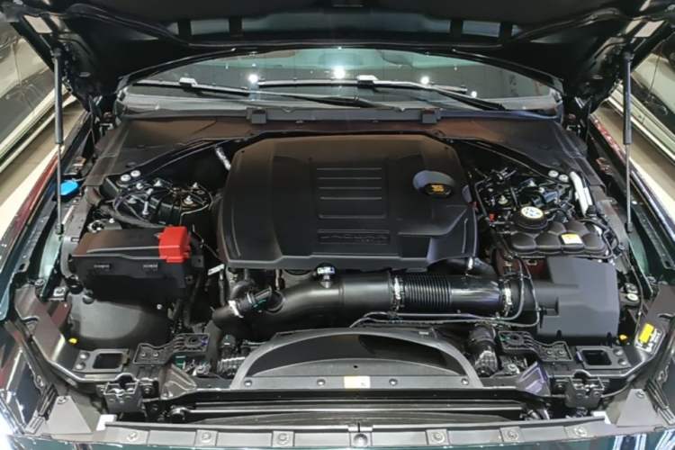 Used Jaguar XEL 2024 2.0T 250 PS R-DYNAMIC S Advanced Sport Edition Engine Bay
