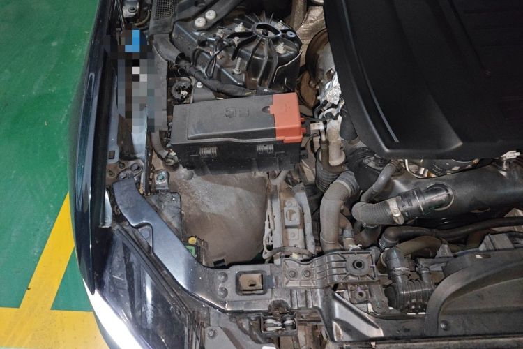 Used Jaguar XEL 2024 2.0T 250 PS R-DYNAMIC S Ebony Black Sport Edition Engine Bay Right