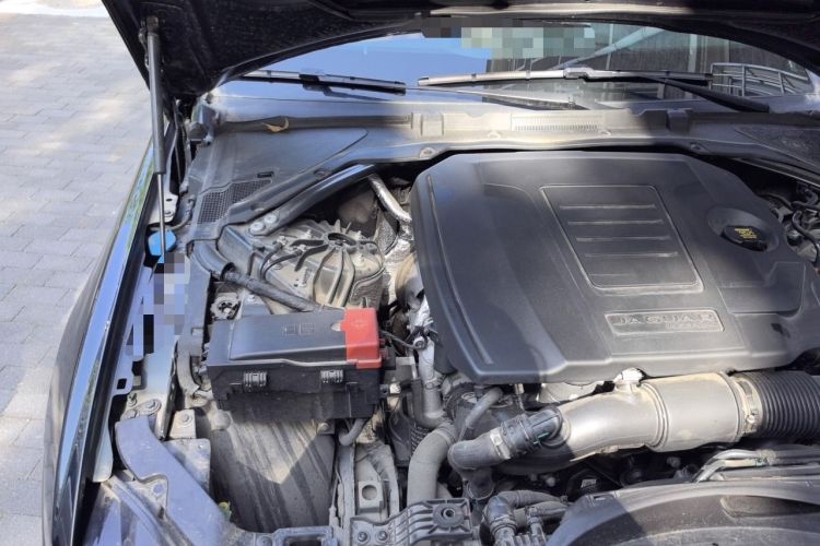 Used Jaguar XEL 2024 2.0T 250 PS R-DYNAMIC S Ebony Black Sport Edition Engine Bay Right