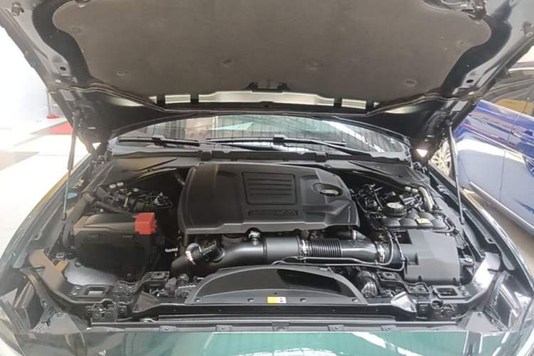 Used Jaguar XEL 2024 2.0T 250 PS R-DYNAMIC S Advanced Sport Edition Engine Bay