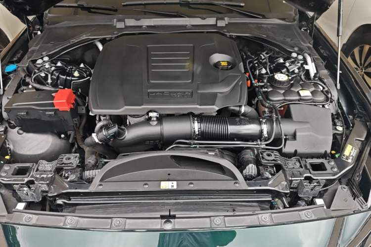 Used Jaguar XEL 2024 2.0T 250 PS R-DYNAMIC S Advanced Sport Edition Engine Bay