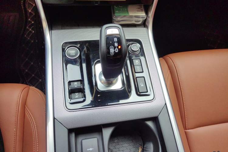 Used Jaguar XEL 2024 2.0T 250 PS R-DYNAMIC S Advanced Sport Edition Gear Lever