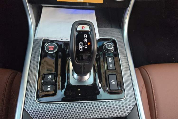 Used Jaguar XEL 2024 2.0T 250 PS R-DYNAMIC S Advanced Sport Edition Gear Lever