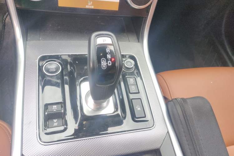 Used Jaguar XEL 2024 2.0T 250 PS R-DYNAMIC S Advanced Sport Edition Gear Lever