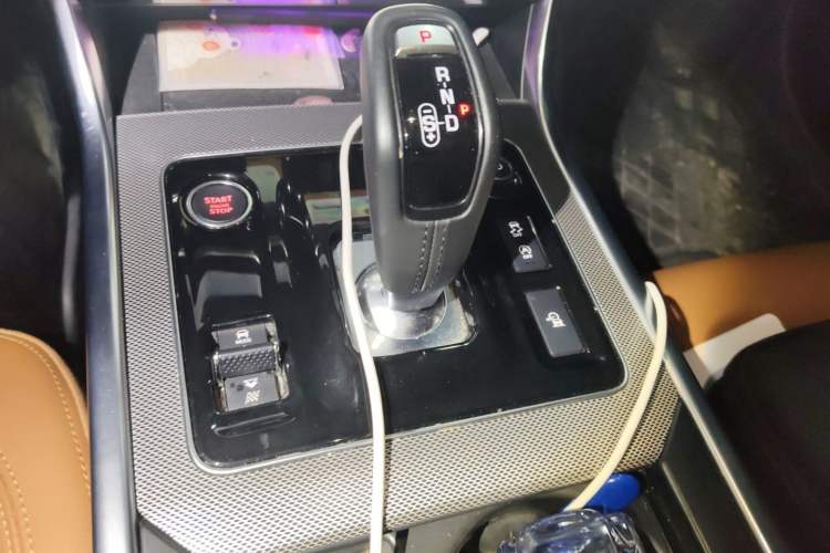 Used Jaguar XEL 2024 2.0T 250 PS R-DYNAMIC S Advanced Sport Edition Gear Lever