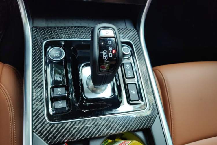 Used Jaguar XEL 2024 2.0T 250 PS R-DYNAMIC S Ebony Black Sport Edition Gear Lever