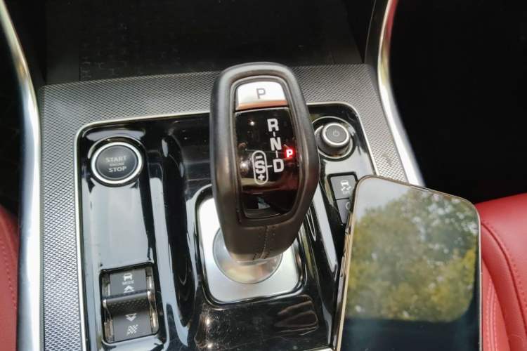 Used Jaguar XEL 2024 2.0T 250 PS R-DYNAMIC S Advanced Sport Edition Gear Lever