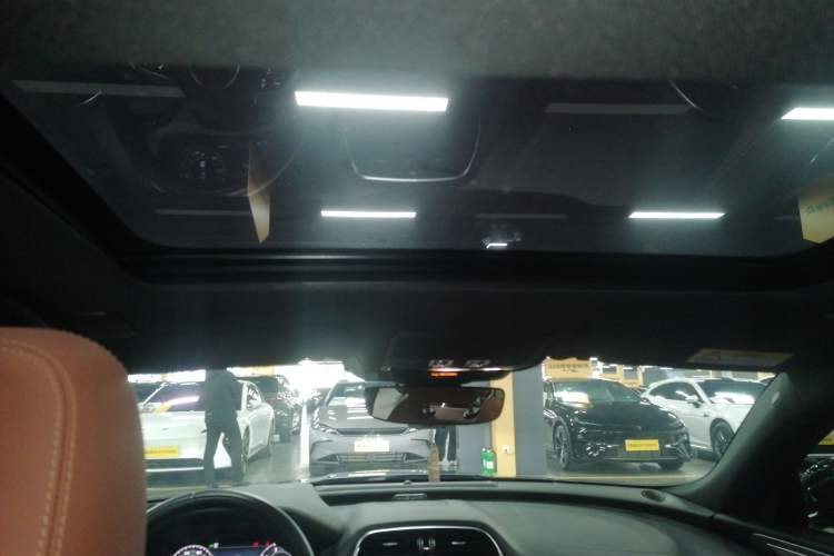 Used Jaguar XEL 2024 2.0T 250 PS R-DYNAMIC S Advanced Sport Edition Headliner