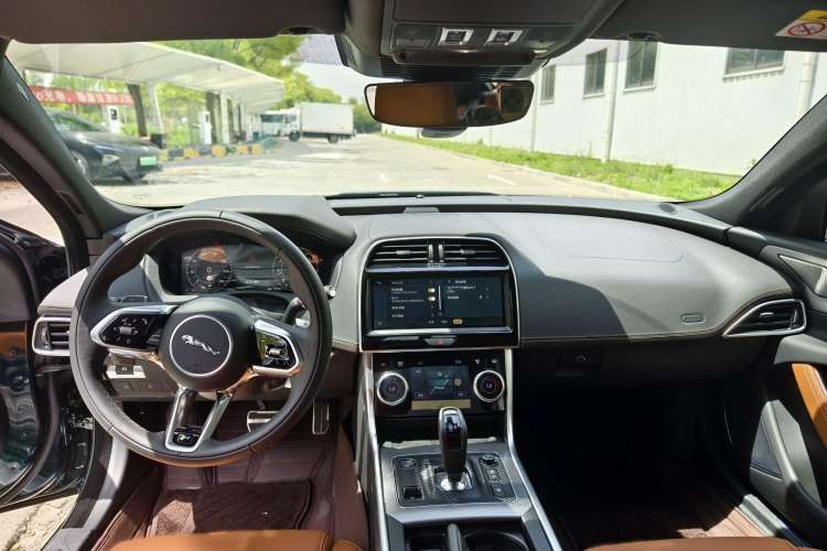 Used Jaguar XEL 2024 2.0T 250 PS R-DYNAMIC S Advanced Sport Edition Interior 1