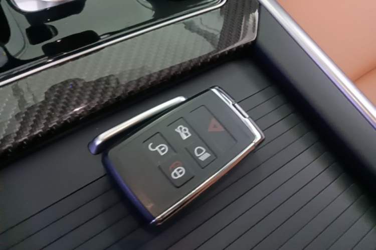 Used Jaguar XEL 2024 2.0T 250 PS R-DYNAMIC S Ebony Black Sport Edition Interior 1