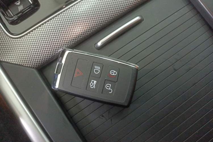 Used Jaguar XEL 2024 2.0T 250 PS R-DYNAMIC S Advanced Sport Edition Interior 1