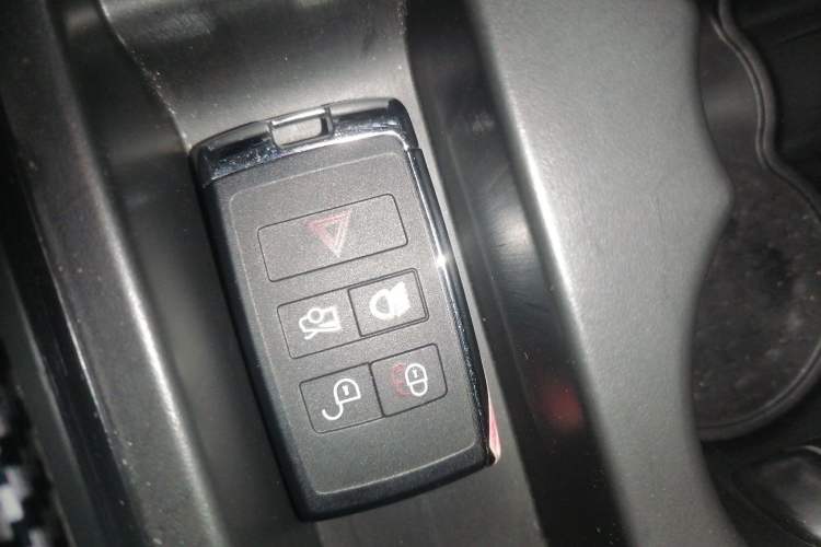 Used Jaguar XEL 2024 2.0T 250 PS R-DYNAMIC S Advanced Sport Edition Interior 1