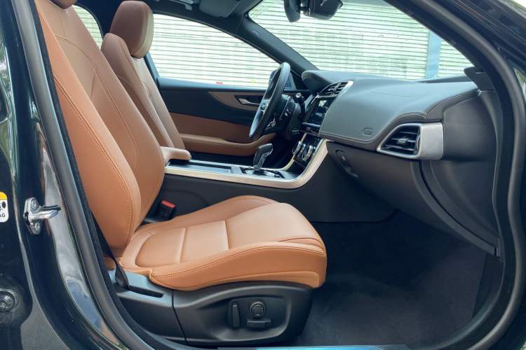 Used Jaguar XEL 2024 2.0T 250 PS R-DYNAMIC S Advanced Sport Edition Interior 3