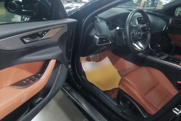Used Jaguar XEL 2024 2.0T 250 PS R-DYNAMIC S Advanced Sport Edition Interior 3