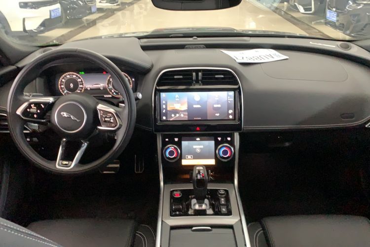 Used Jaguar XEL 2024 2.0T 250 PS R-DYNAMIC S Advanced Sport Edition Interior 3