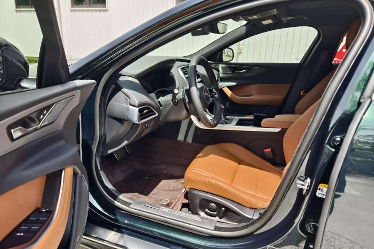 Used Jaguar XEL 2024 2.0T 250 PS R-DYNAMIC S Advanced Sport Edition Interior 5