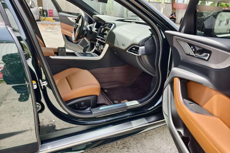 Used Jaguar XEL 2024 2.0T 250 PS R-DYNAMIC S Advanced Sport Edition Interior 8