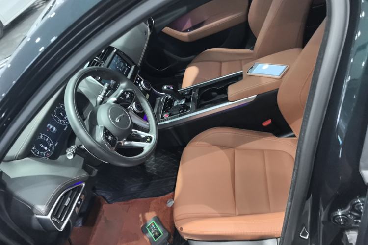 Used Jaguar XEL 2024 2.0T 250 PS R-DYNAMIC S Ebony Black Sport Edition Left Front Seat