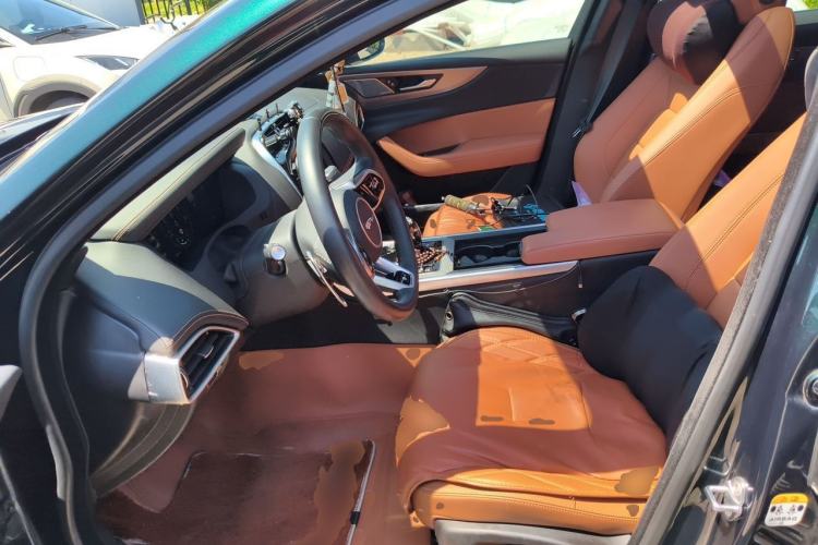 Used Jaguar XEL 2024 2.0T 250 PS R-DYNAMIC S Advanced Sport Edition Left Front Seat