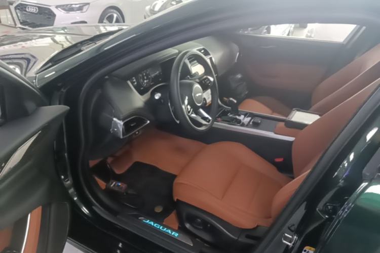 Used Jaguar XEL 2024 2.0T 250 PS R-DYNAMIC S Ebony Black Sport Edition Left Front Seat