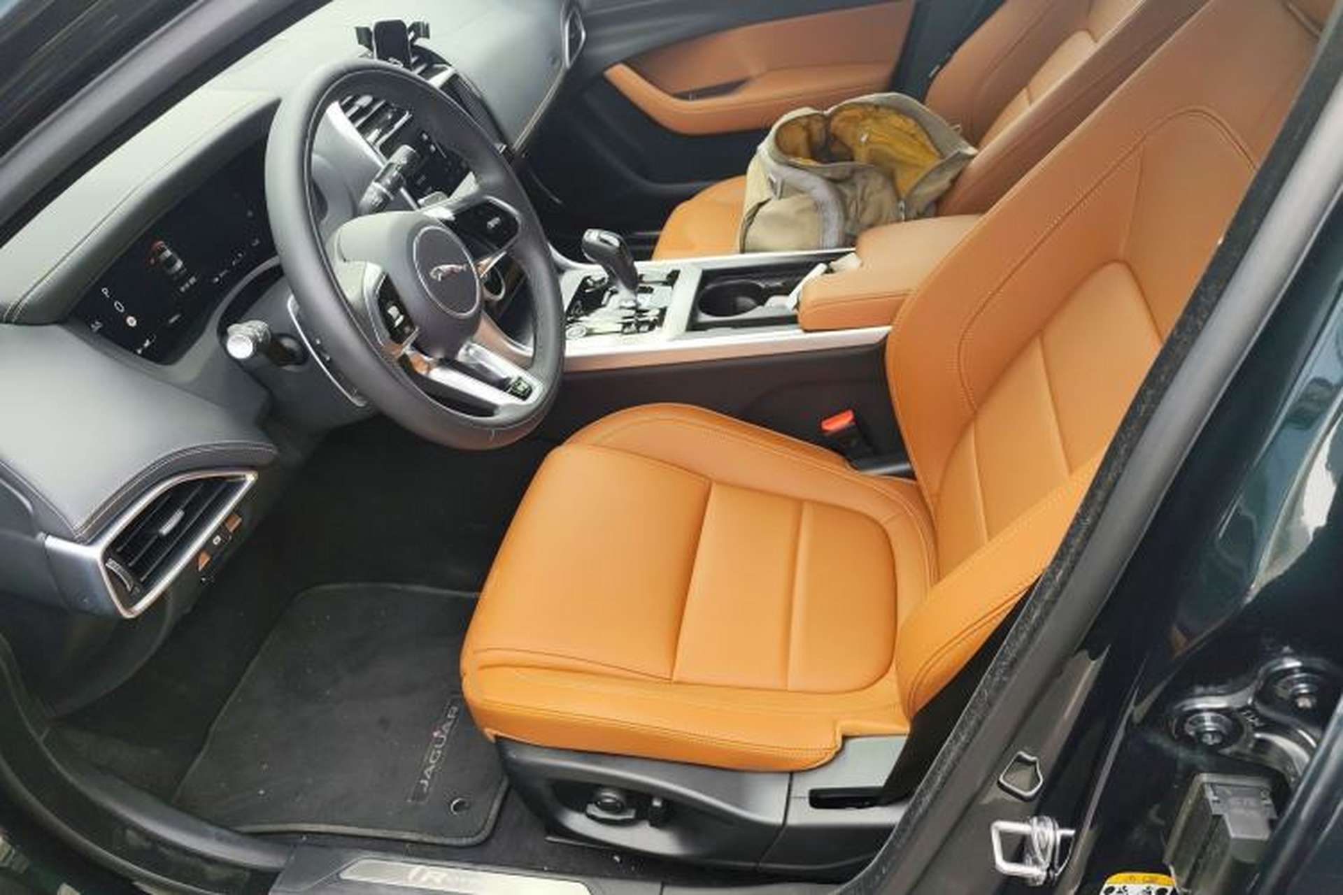 Used Jaguar XEL 2024 2.0T 250 PS R-DYNAMIC S Advanced Sport Edition Left Front Seat