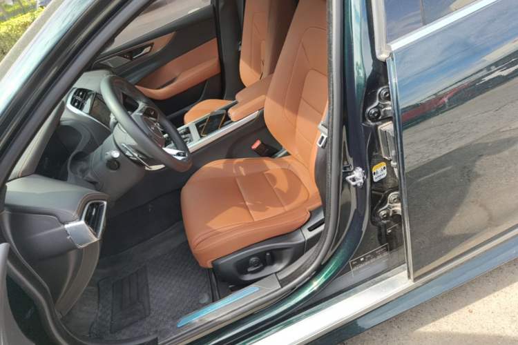 Used Jaguar XEL 2024 2.0T 250 PS R-DYNAMIC S Advanced Sport Edition Left Front Seat