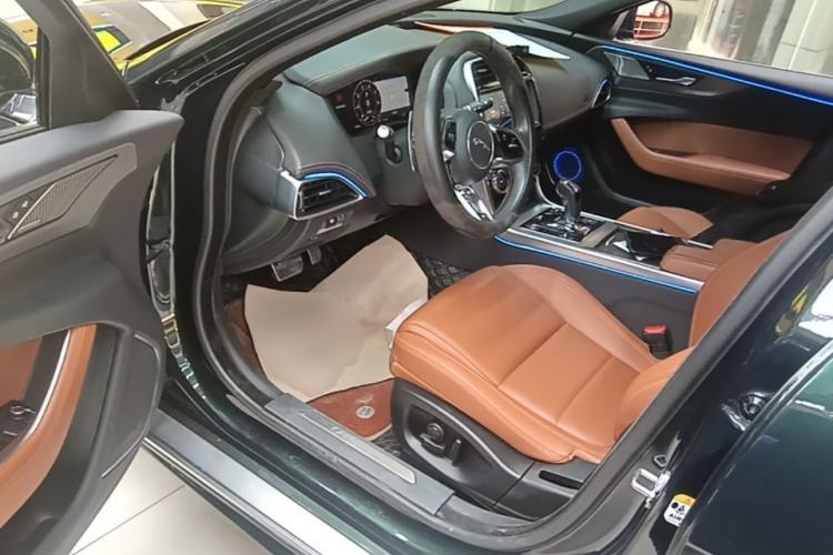 Used Jaguar XEL 2024 2.0T 250 PS R-DYNAMIC S Advanced Sport Edition Left Front Seat