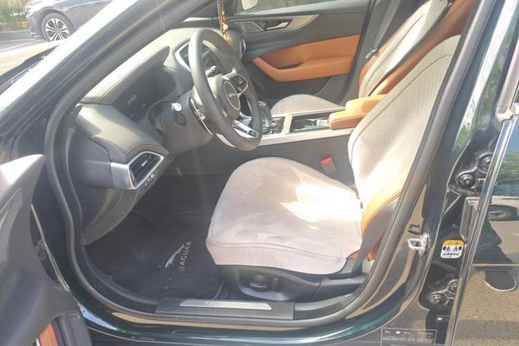 Used Jaguar XEL 2024 2.0T 250 PS R-DYNAMIC S Advanced Sport Edition Left Front Seat
