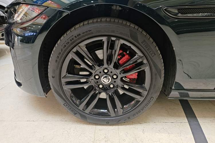 Used Jaguar XEL 2024 2.0T 250 PS R-DYNAMIC S Ebony Black Sport Edition Left Front Wheel Hub