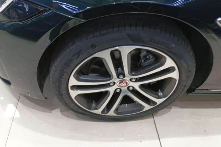 Used Jaguar XEL 2024 2.0T 250 PS R-DYNAMIC S Advanced Sport Edition Left Front Wheel Hub